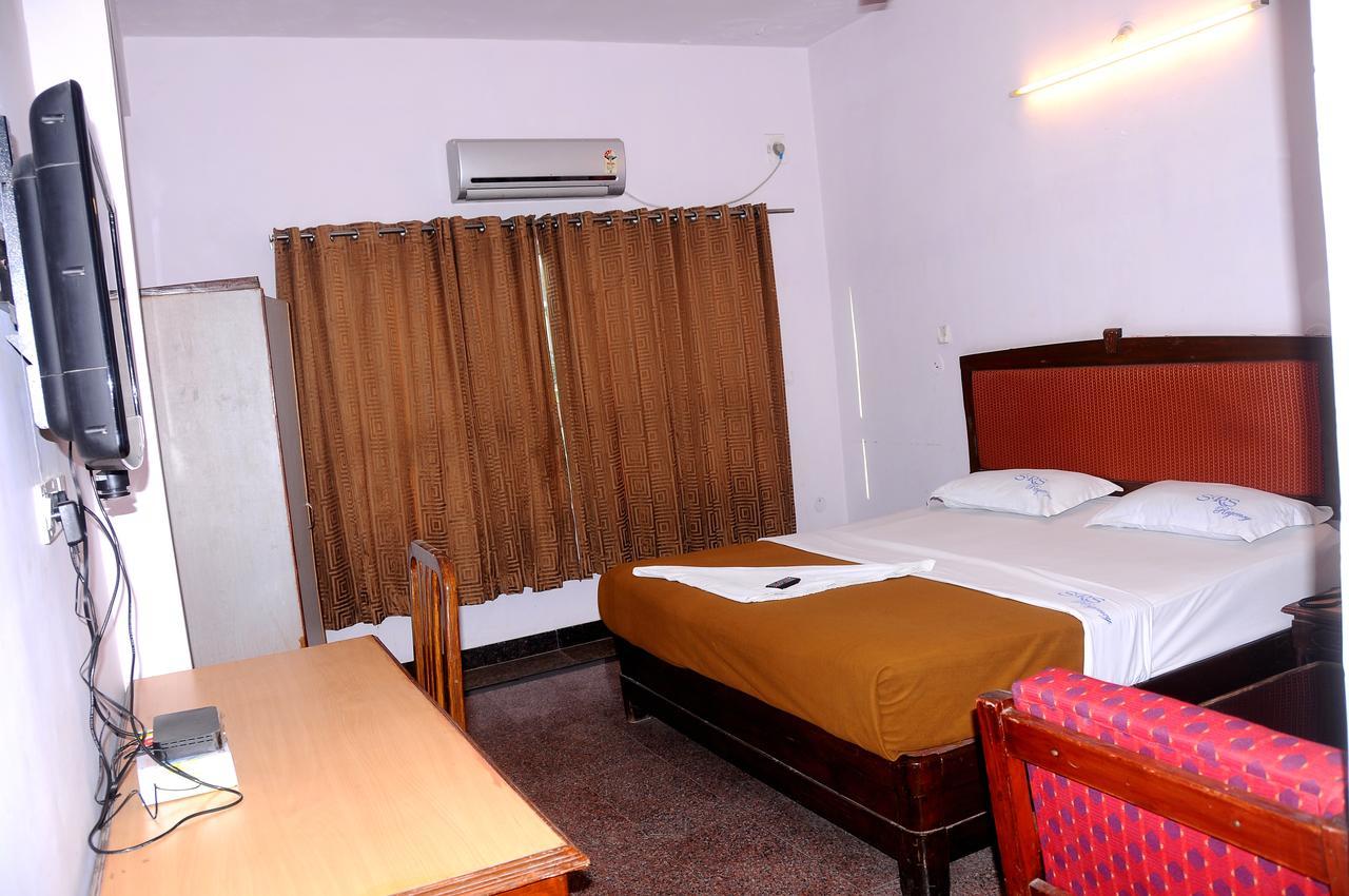 Srs Regency Hotel Anantapur Eksteriør billede