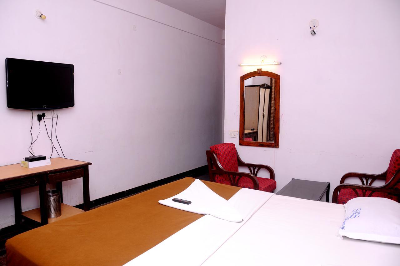 Srs Regency Hotel Anantapur Eksteriør billede